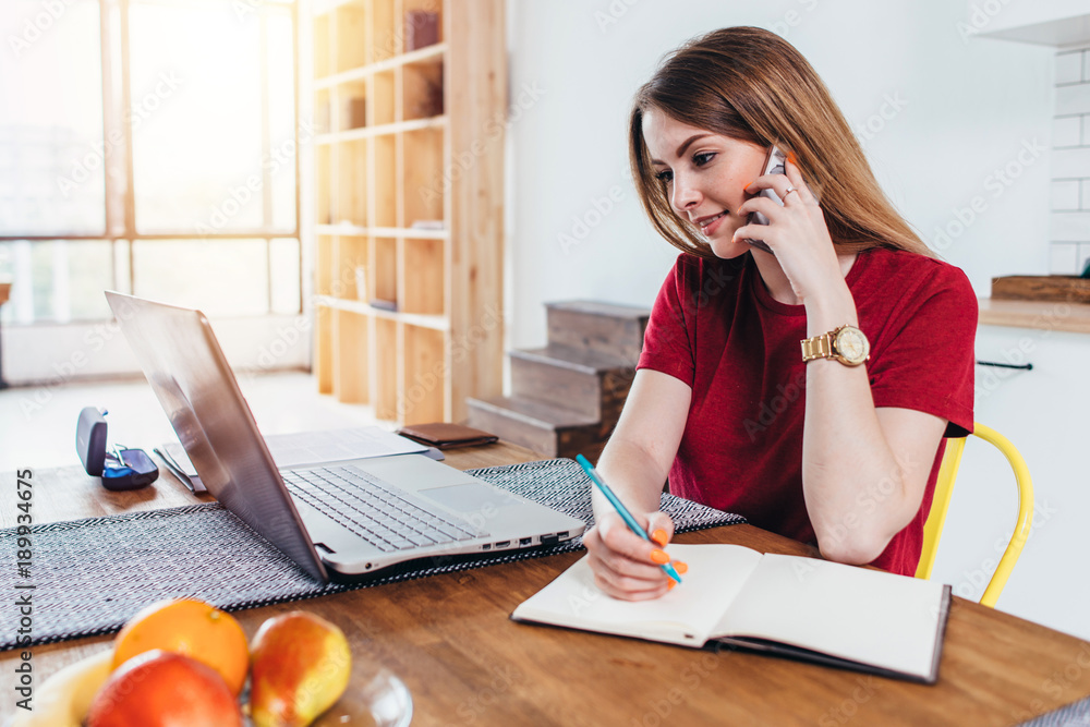 Ноутбук на кухне